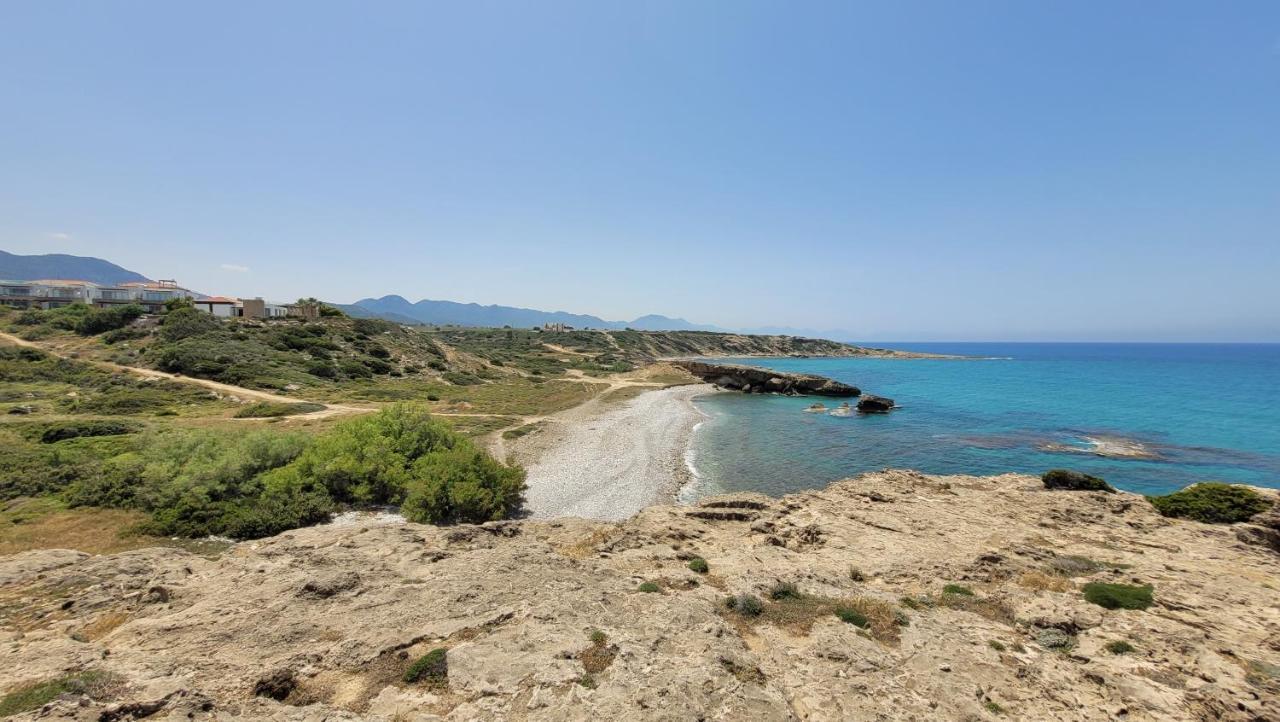 Sea And Mountain View Beachfront Penthouse Yali Bagian luar foto