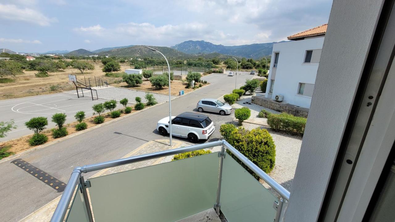 Sea And Mountain View Beachfront Penthouse Yali Bagian luar foto