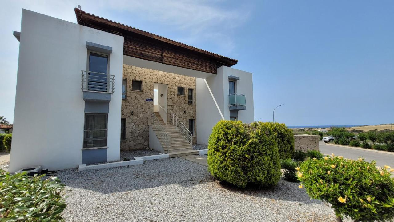 Sea And Mountain View Beachfront Penthouse Yali Bagian luar foto