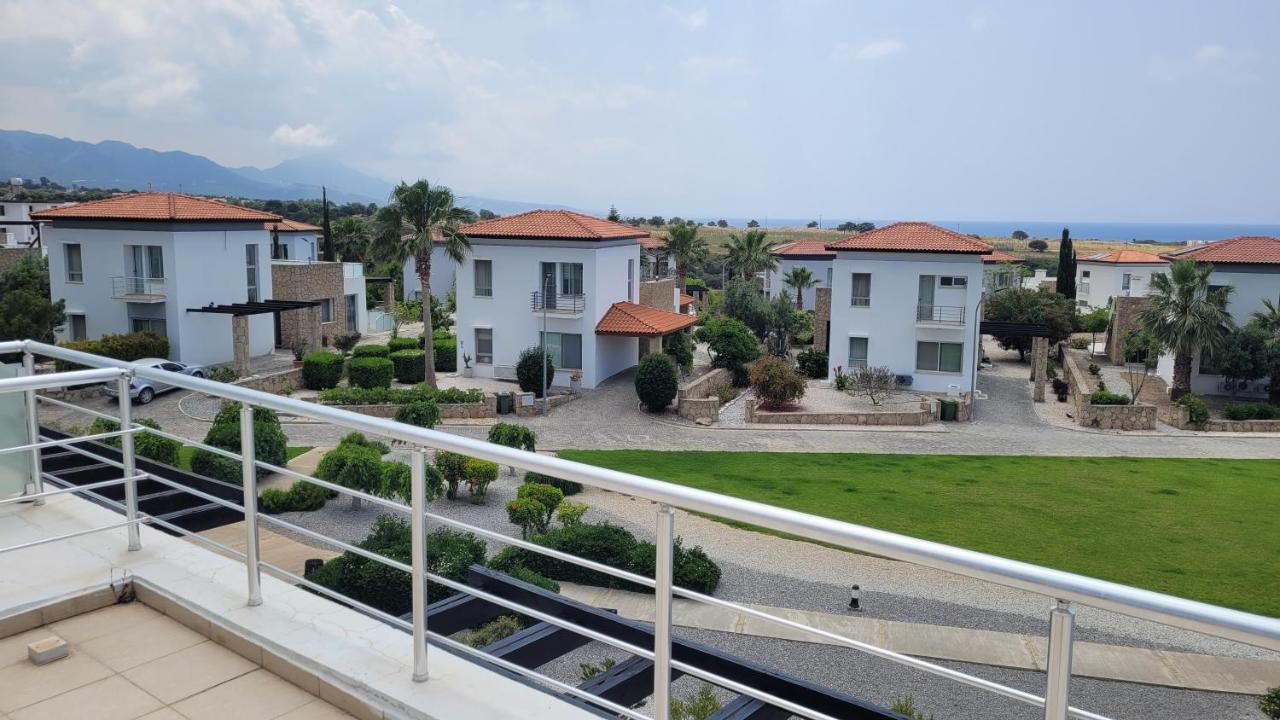 Sea And Mountain View Beachfront Penthouse Yali Bagian luar foto