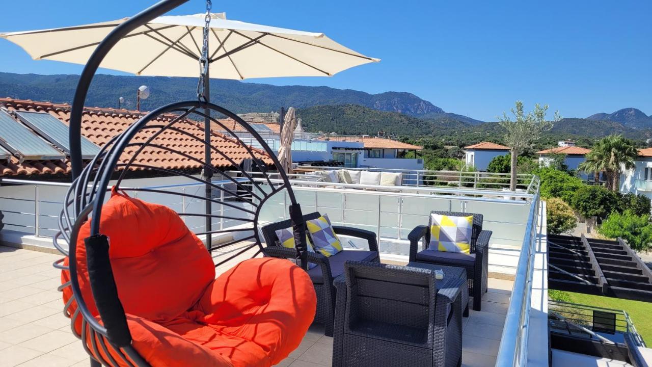 Sea And Mountain View Beachfront Penthouse Yali Bagian luar foto