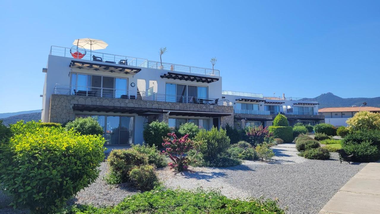 Sea And Mountain View Beachfront Penthouse Yali Bagian luar foto